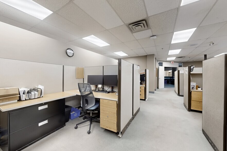 More Photos Of 45 Mcintosh Dr, Markham Office For Sale