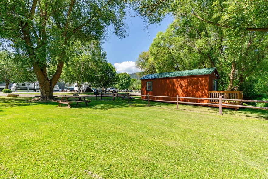 More Photos Of 8 W Curlew Lake Rd, Republic Self Storage For Sale