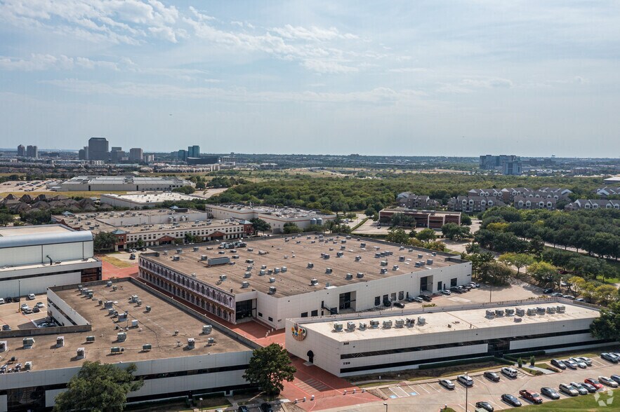 More Photos Of 400 E Royal Ln, Irving Unknown For Lease