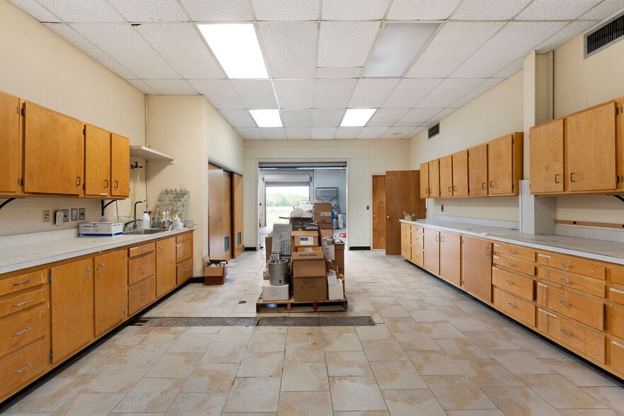 More Photos Of 112 Old Mill Rd, Cartersville Research And Development For Sale