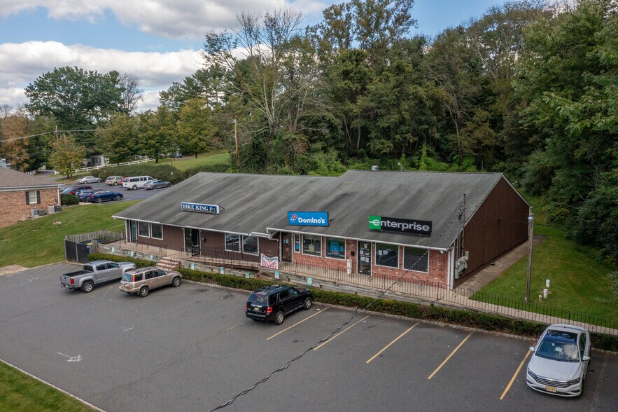 More Photos Of 2002 Rt-31, Clinton Township Unknown For Lease