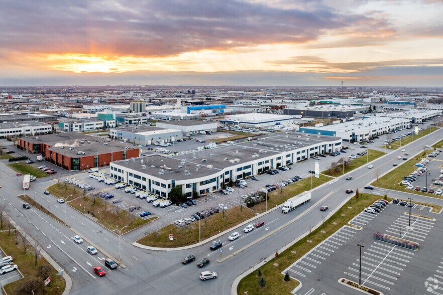 More Photos Of 8240 Ch Du Golf, Montréal Flex For Lease