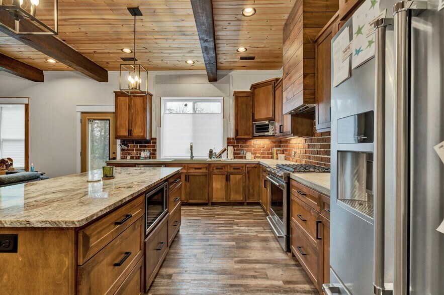 More Photos Of 1050 Whisperwood Trl NE, Cleveland Light Distribution For Sale