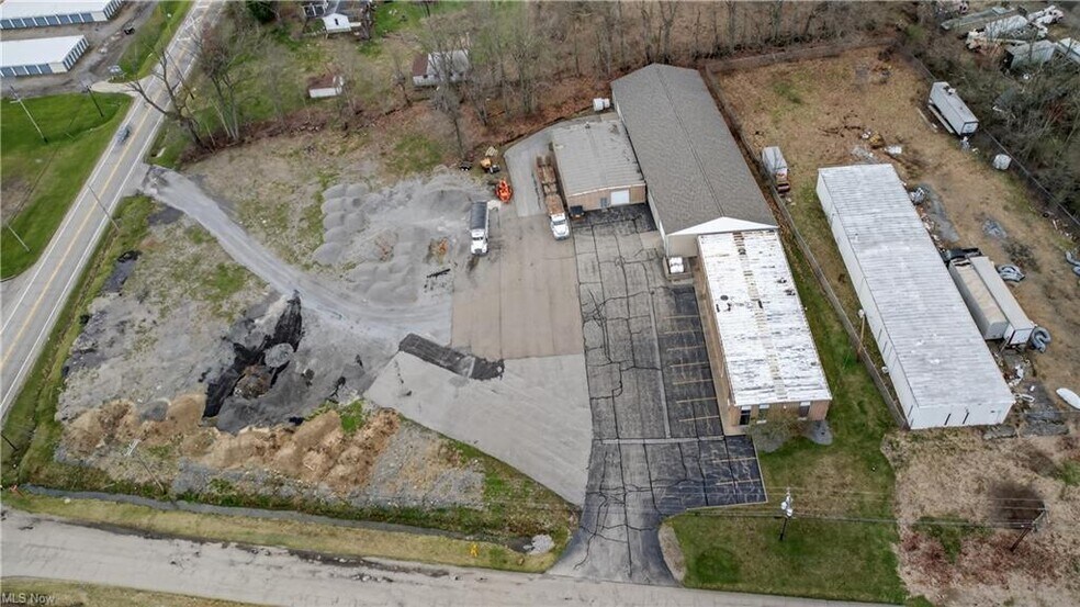 More Photos Of 3060 Gale Ave, Hubbard Warehouse For Sale