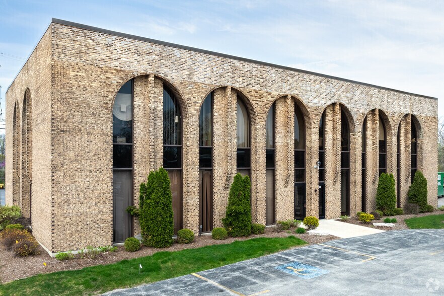 Primary Photo Of 16860 Oak Park Ave, Tinley Park Office For Lease