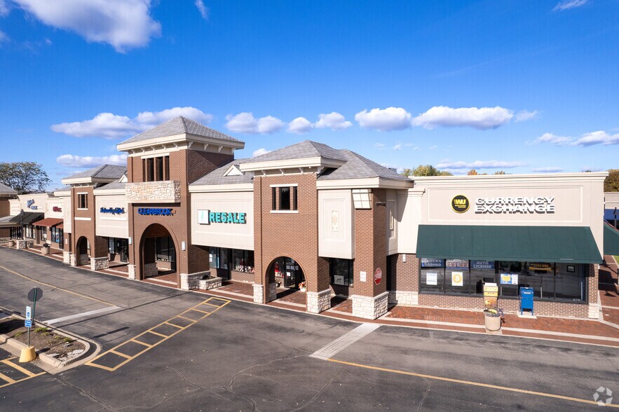 More Photos Of 29 Crystal Lake Plz, Crystal Lake Unknown For Lease