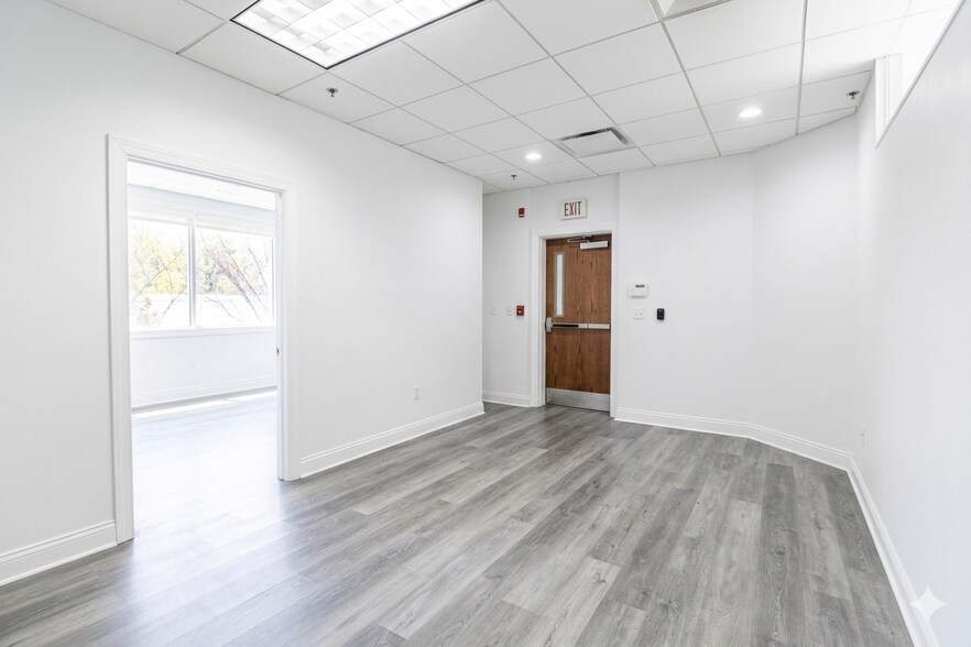 More Photos Of 300 Penhorn Ave, Secaucus Office For Lease