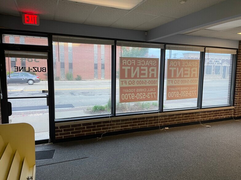 More Photos Of 3841 Oakton St, Skokie Storefront Retail Office For Lease