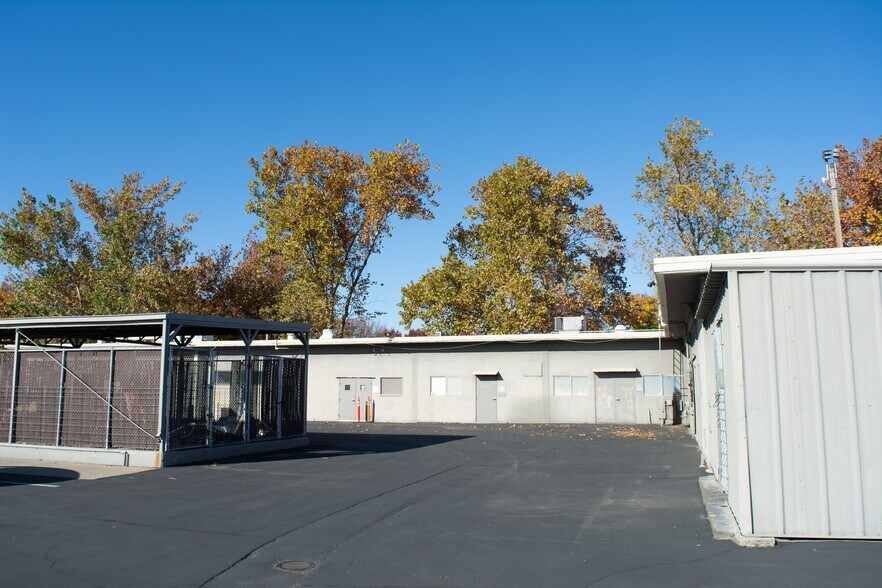 More Photos Of 5124 Bomber Ln, Mcclellan Flex For Lease