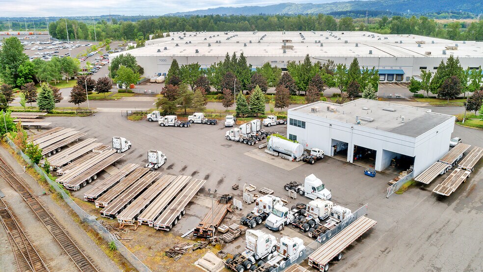 More Photos Of 7025 N Leadbetter Rd, Portland Service For Lease