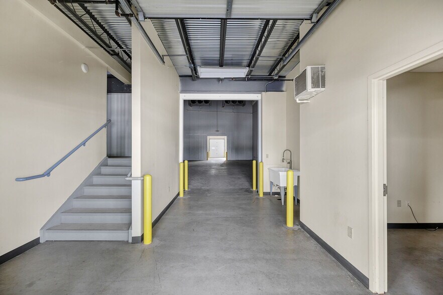 More Photos Of 9342 SE Loop 410, San Antonio Refrigeration Cold Storage For Lease