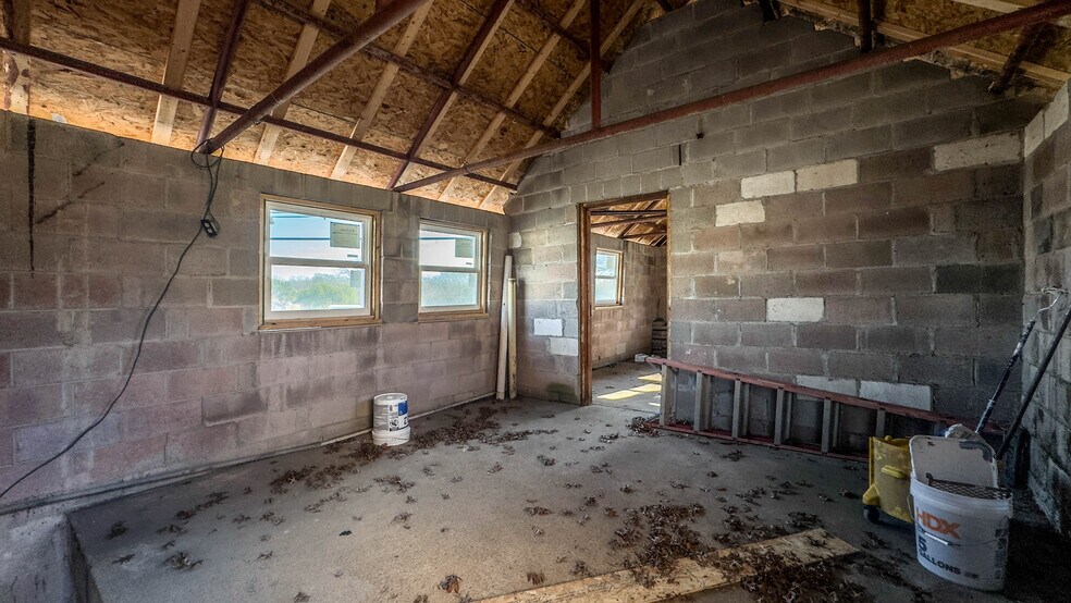 More Photos Of 719 E Highway 67, Duncanville Industrial For Sale