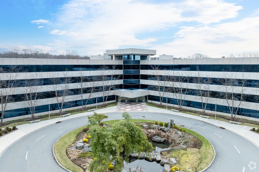 More Photos Of 500 Summit Lake Dr, Valhalla Unknown For Lease