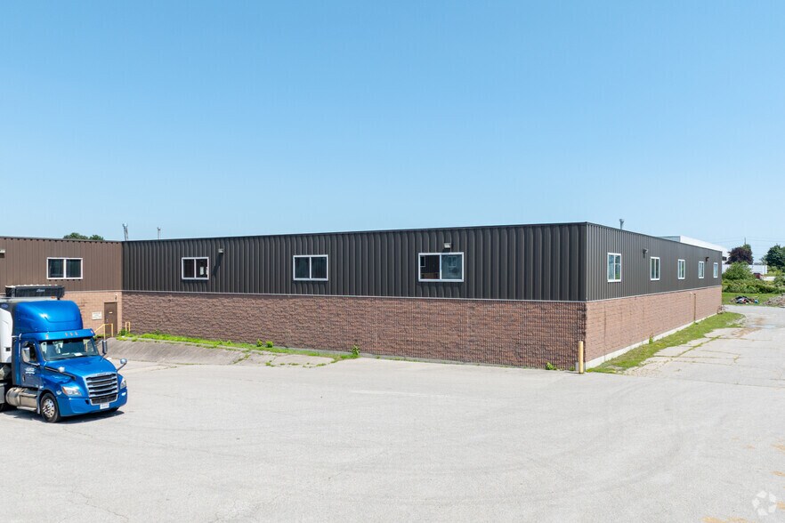 More Photos Of 1133 Boundary Rd, Oshawa Warehouse For Lease