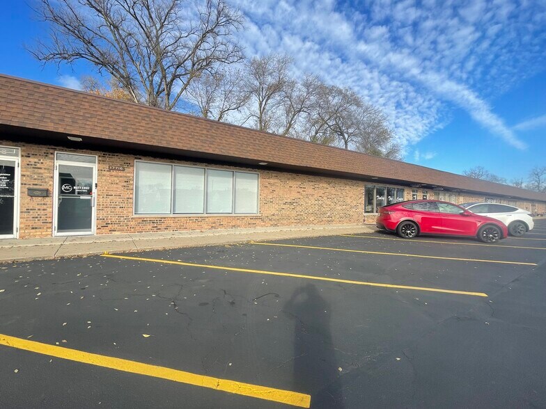 More Photos Of 17716 Oak Park Ave, Tinley Park Office For Sale