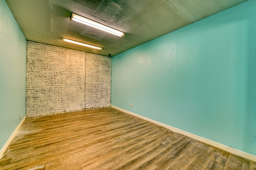 More Photos Of 1328 3rd St N, Jacksonville Beach Office For Lease