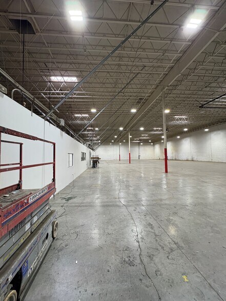 More Photos Of 530 E Pamalyn Ave, Las Vegas Unknown For Lease