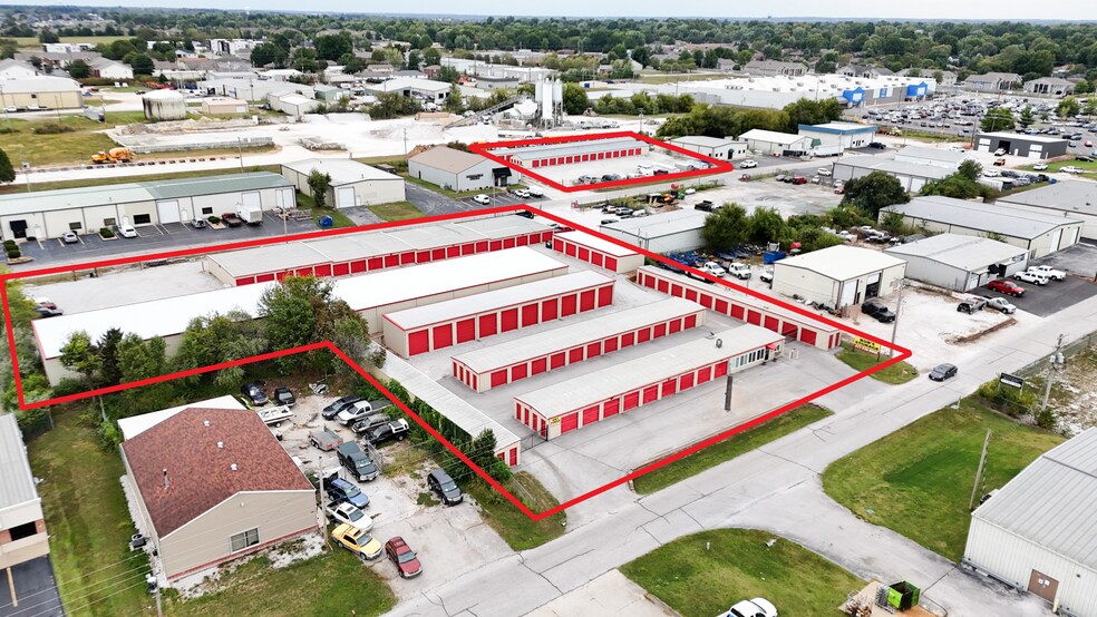 More Photos Of 1342 N Robin St, Nixa Self Storage For Sale