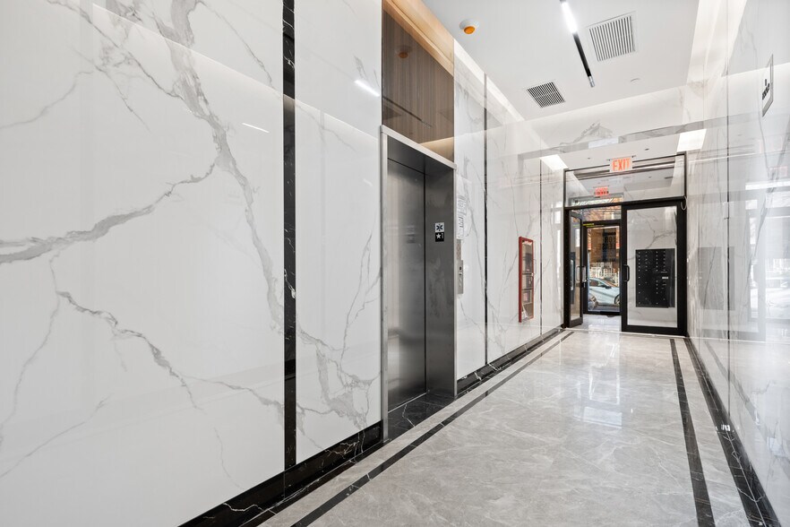 More Photos Of 13320 41st Rd, Flushing Office For Sale