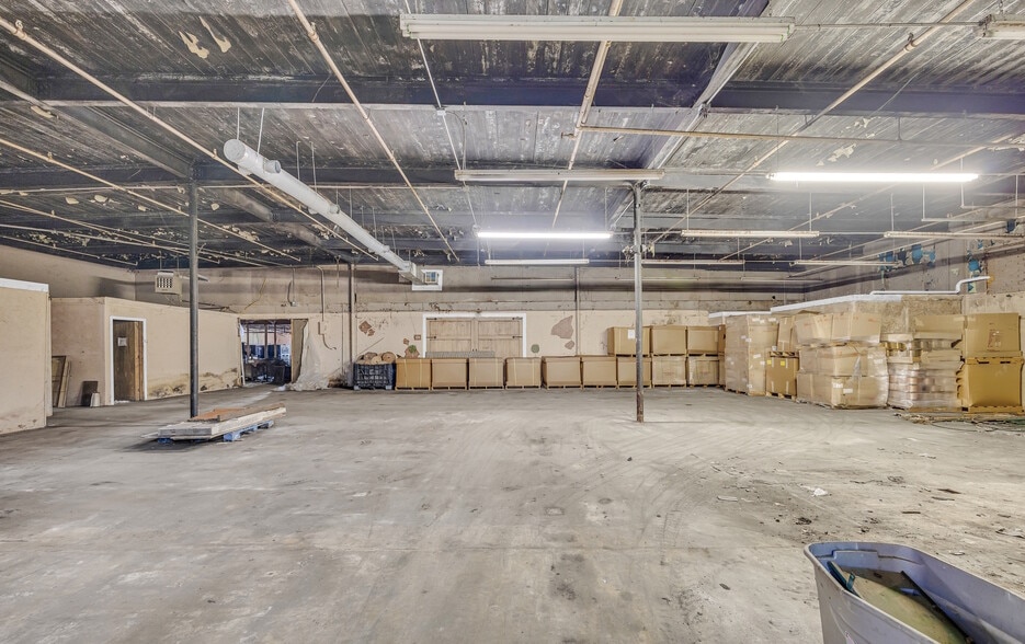 More Photos Of 504 North St, Crawford Warehouse For Lease
