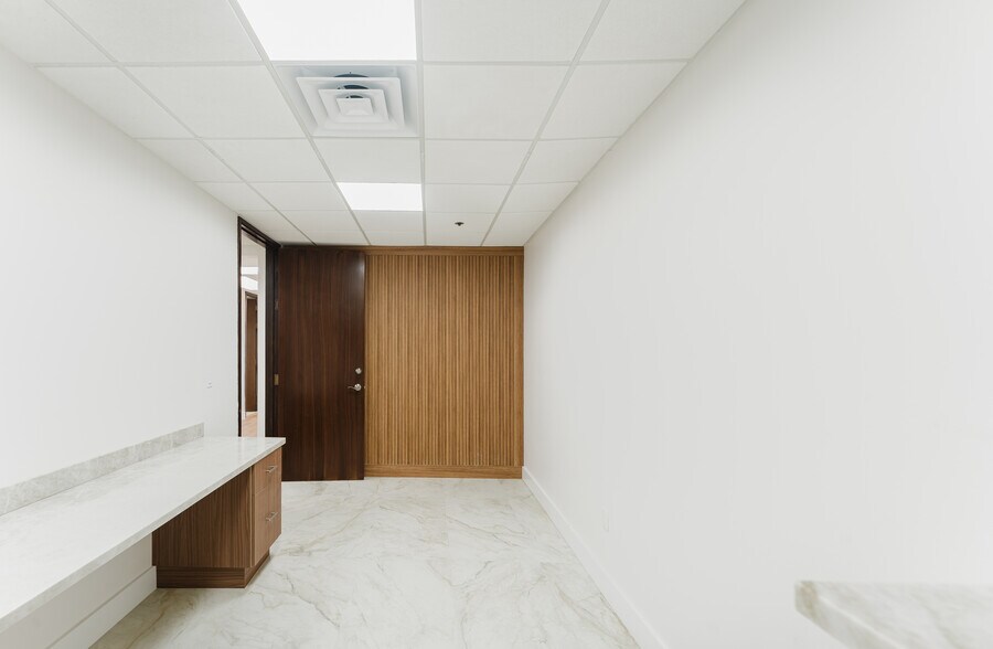 More Photos Of 40 SE 5th St, Boca Raton Office For Lease