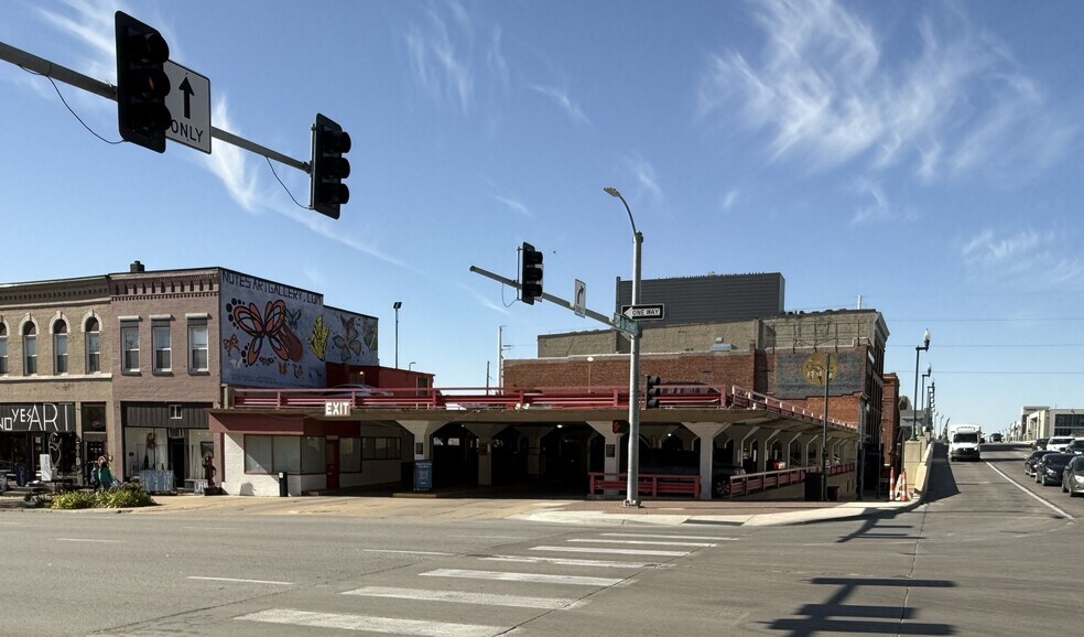 Primary Photo Of 105 S 9th St, Lincoln Parking Lot For Sale