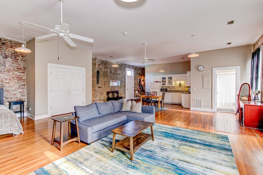 More Photos Of 215 10th St, Augusta Storefront Retail Residential For Sale