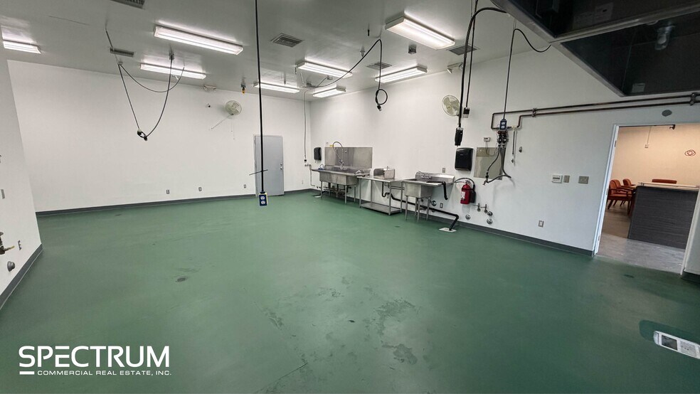 More Photos Of 15911 Arminta St, Van Nuys Manufacturing For Lease