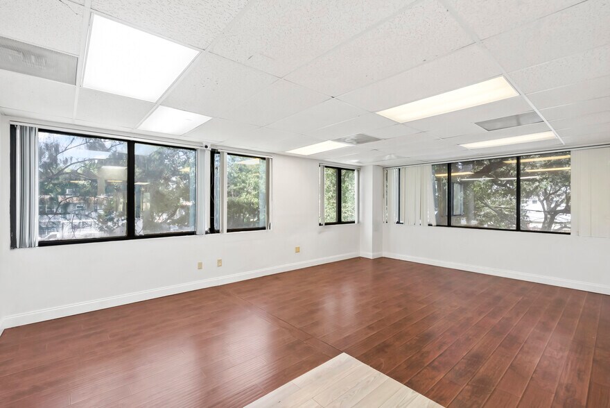 More Photos Of 3201 Griffin Rd, Fort Lauderdale Loft Creative Space For Lease