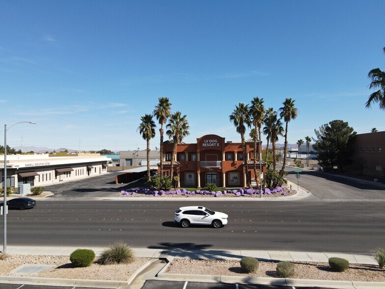 More Photos Of 6188 S Sandhill Rd, Las Vegas Veterinarian Kennel For Sale
