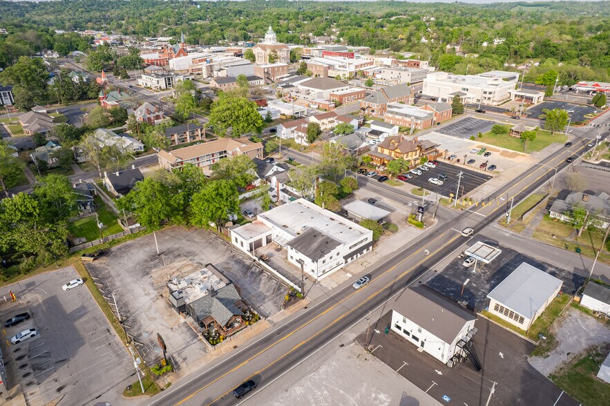 More Photos Of 308 W College St, Pulaski Flex For Sale