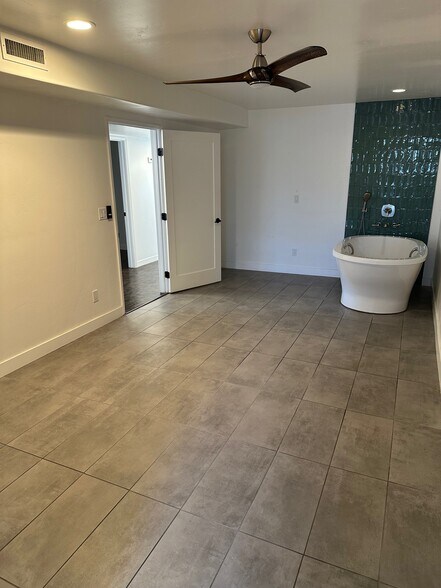 More Photos Of 4545-4547 Fanuel St, San Diego Office For Lease