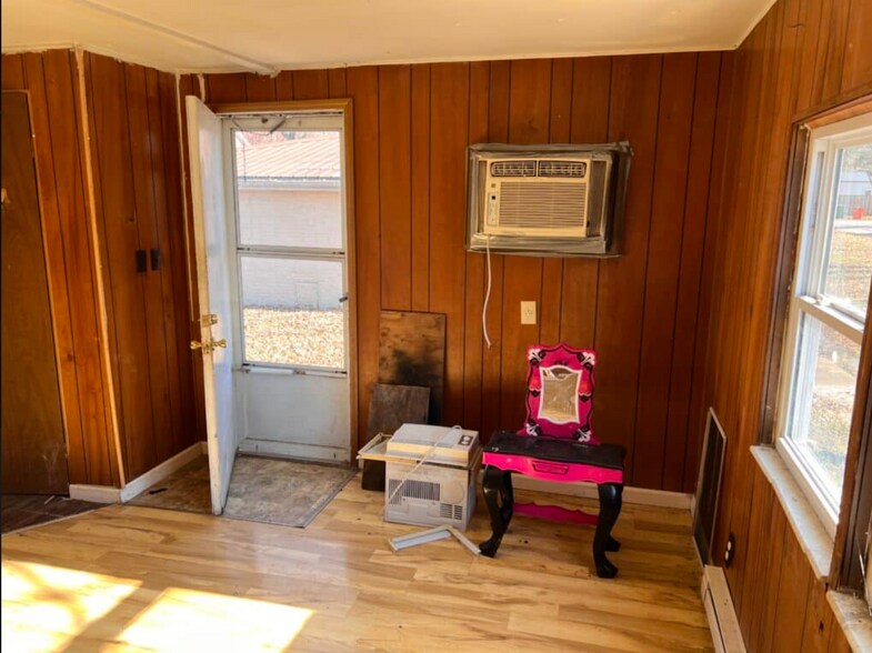 More Photos Of 5 Beverly Ln, Marissa Apartments For Sale