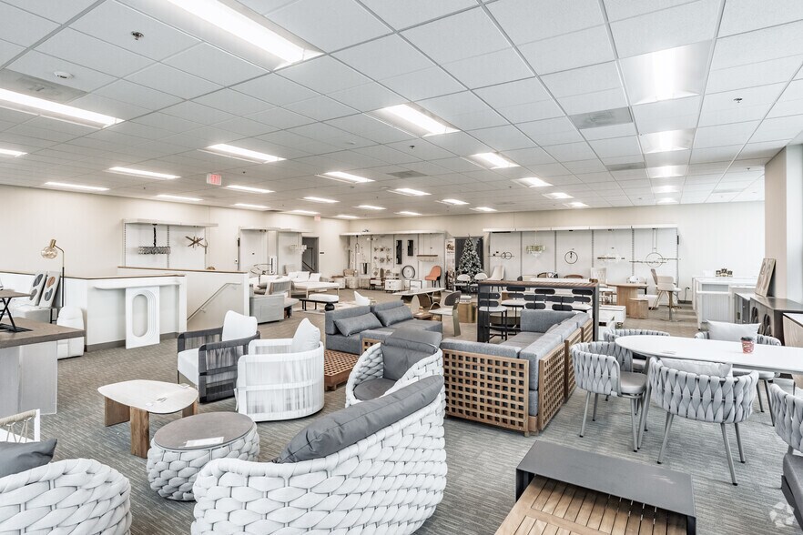 More Photos Of 959 E 3rd St, Corona Warehouse For Lease