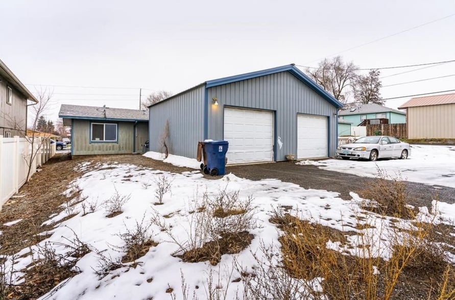 More Photos Of 3024 N Hogan St, Spokane Multifamily For Sale