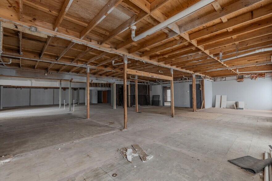 More Photos Of 2908 E Trinity Mills Rd, Carrollton Office For Lease