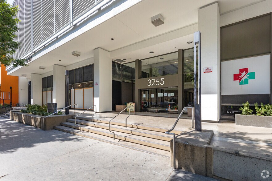 More Photos Of 3255 Wilshire Blvd, Los Angeles Office For Lease