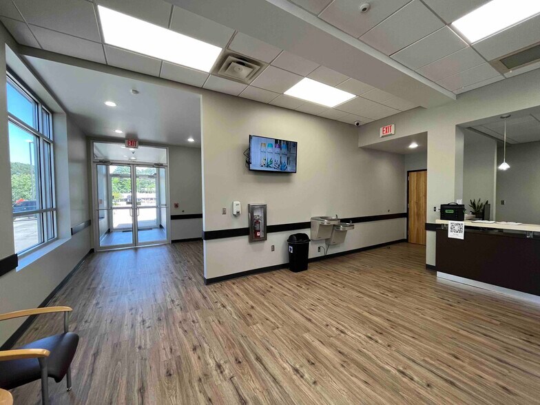 More Photos Of 1575 Montgomery Hwy, Vestavia Hills Medical For Lease