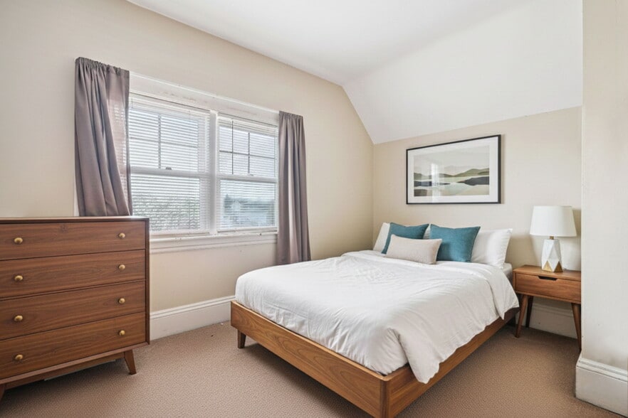 More Photos Of 327 Central St, Saugus Office For Sale