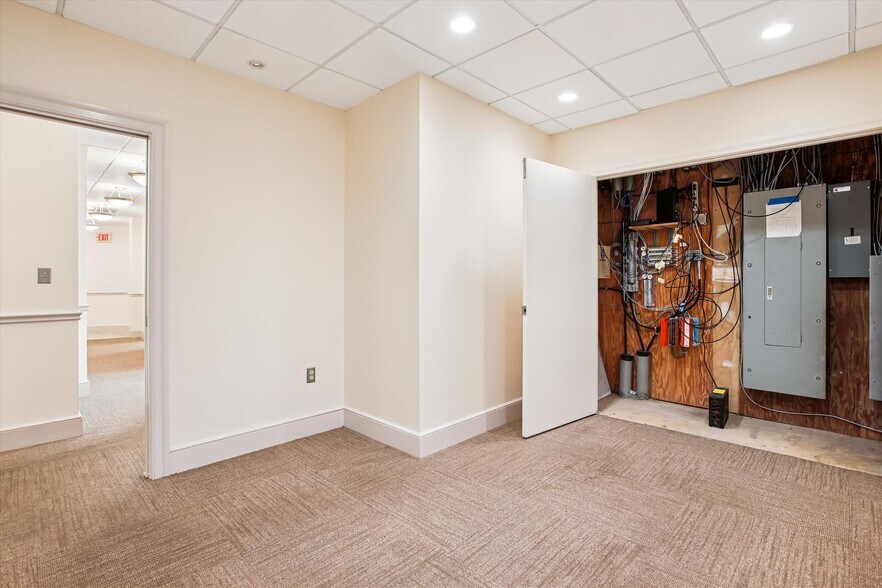 More Photos Of 1501 Duke St, Alexandria Office For Lease