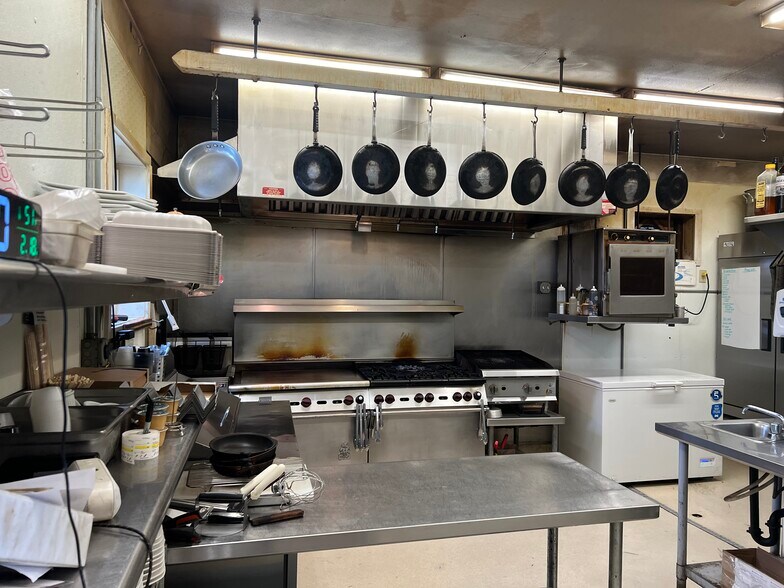 More Photos Of 125 Deadwood Rd, Lewiston Restaurant For Sale