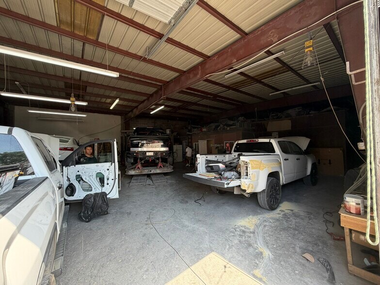 More Photos Of 2601 Lexington St, Kenner Warehouse For Sale