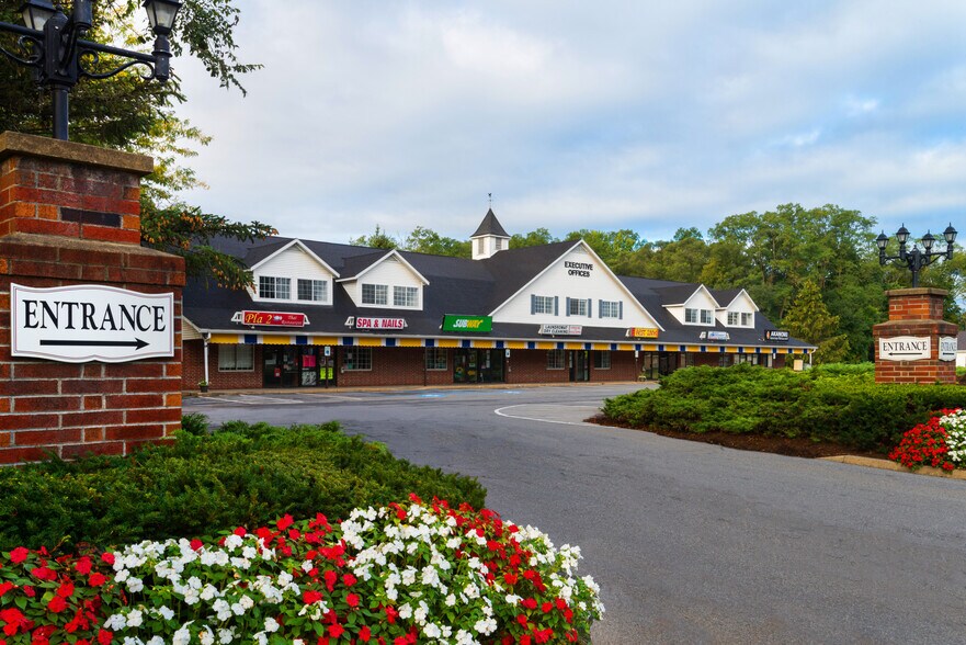 Primary Photo Of 2580 Western Ave, Guilderland Center Office For Lease