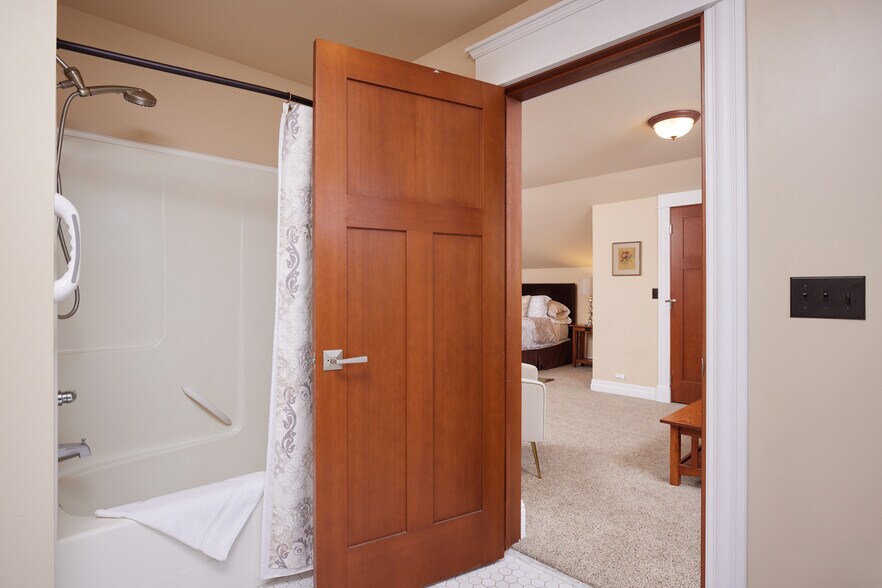 More Photos Of 527 Catherine St, Walla Walla Hospitality For Sale