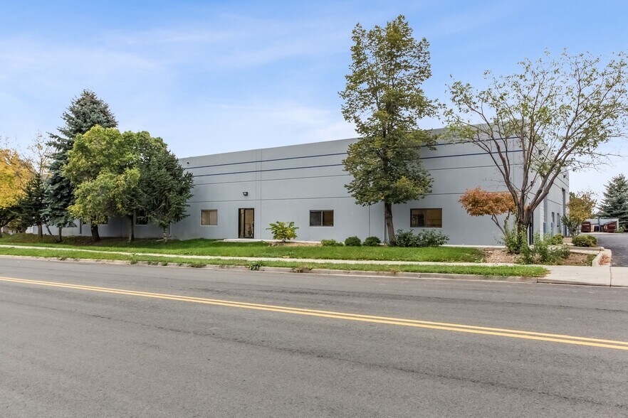 Primary Photo Of 405 S Pierce Ave, Louisville Warehouse For Lease