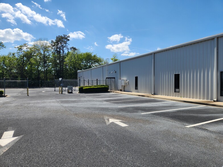 Primary Photo Of 400 Commerce Center Dr, Brunswick Office For Sale