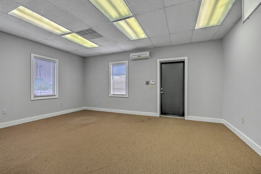 More Photos Of 10376 Wallace Alley St, Kingsport Office For Lease