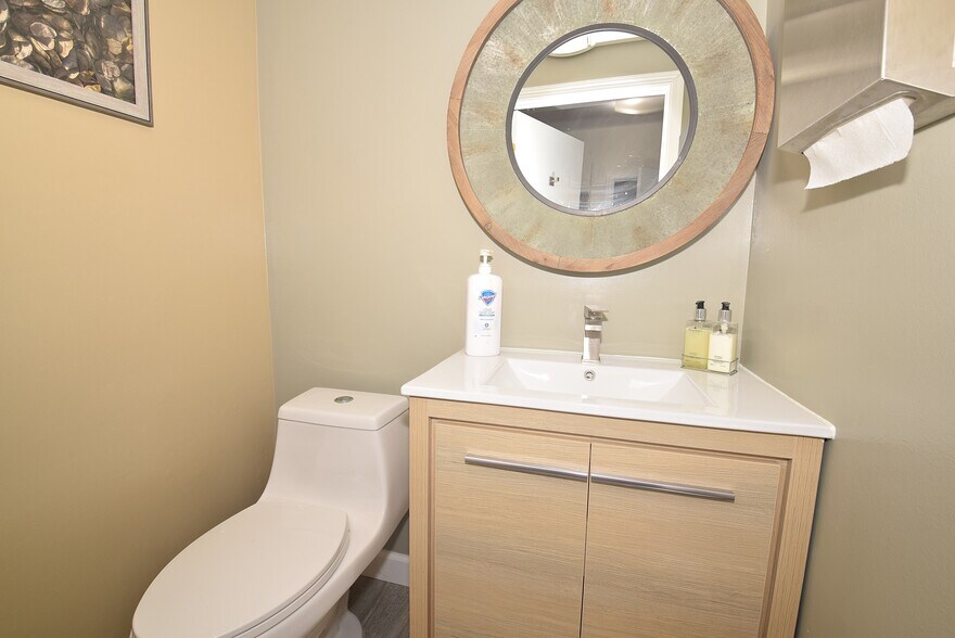 More Photos Of 50 Hempstead Ave, Lynbrook Medical For Sale