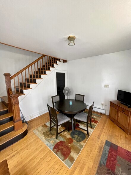 More Photos Of 506 E Liberty St, Charles Town Apartments For Sale