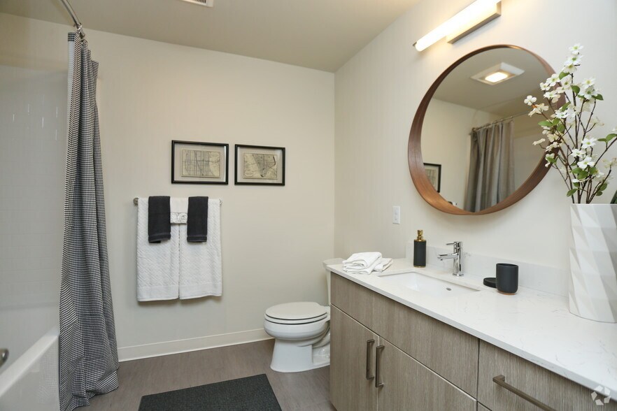 More Photos Of 16450 Redmond Way, Redmond Apartments For Lease